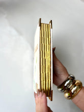 Carregar imagem no visualizador da galeria, Combo Bíblia Média Lírio em Linho + placa pequena + Cartela de índice
